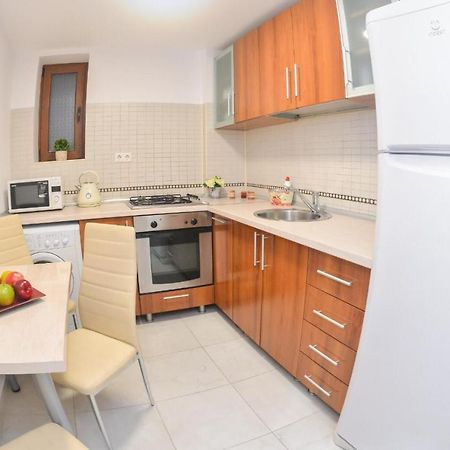 Spacious And Modern Apartment Close To Old City Бухарест Экстерьер фото