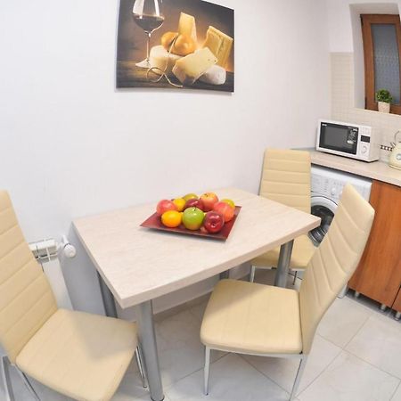 Spacious And Modern Apartment Close To Old City Бухарест Экстерьер фото