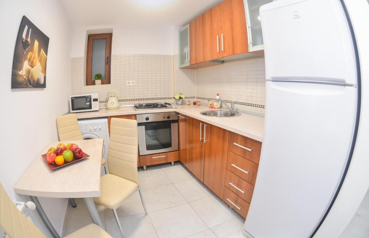 Spacious And Modern Apartment Close To Old City Бухарест Экстерьер фото