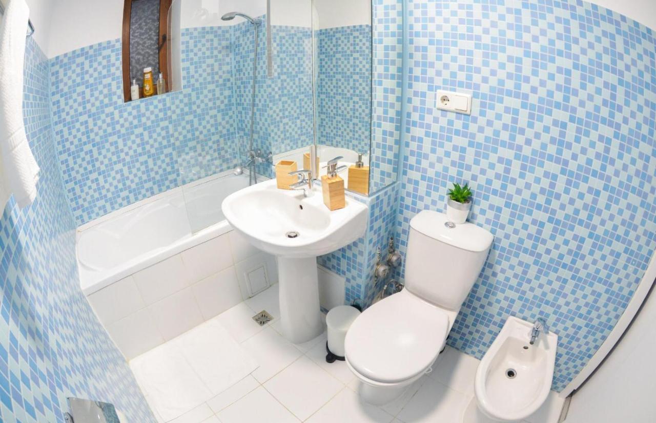 Spacious And Modern Apartment Close To Old City Бухарест Экстерьер фото