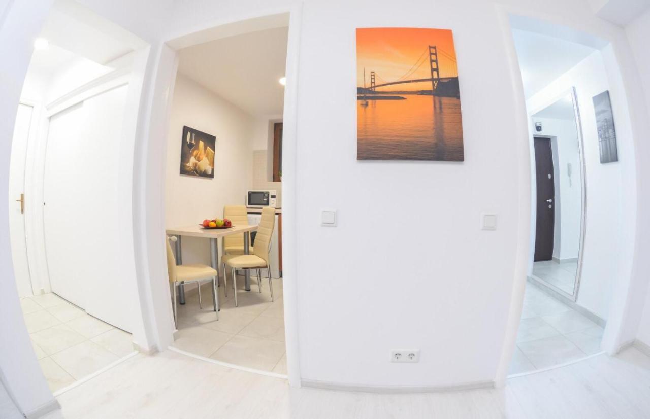Spacious And Modern Apartment Close To Old City Бухарест Экстерьер фото